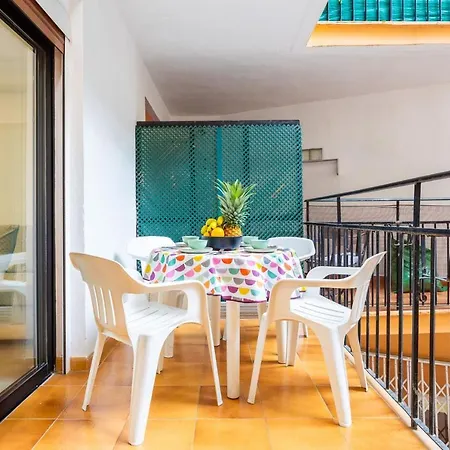 In Heart Of Town On The Coast Apartment *