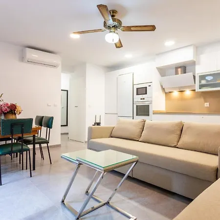 In Heart Of Town On The Coast Apartment Marbella